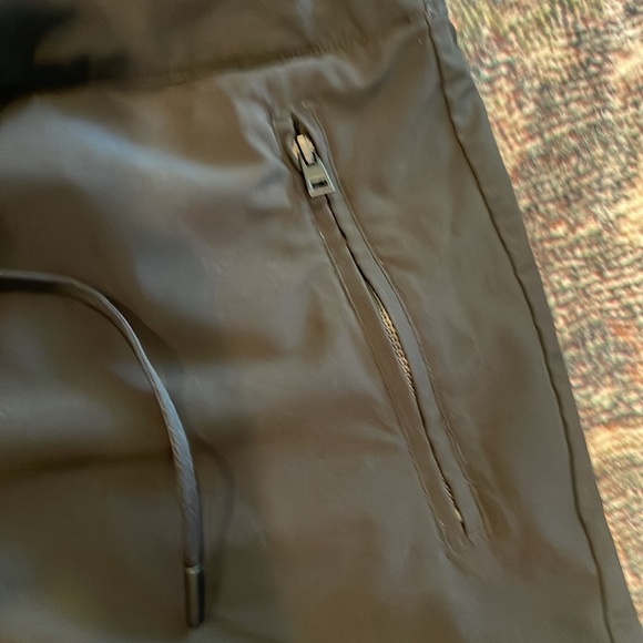 Women’s black workout shorts - size Large - Picture 2 of 4